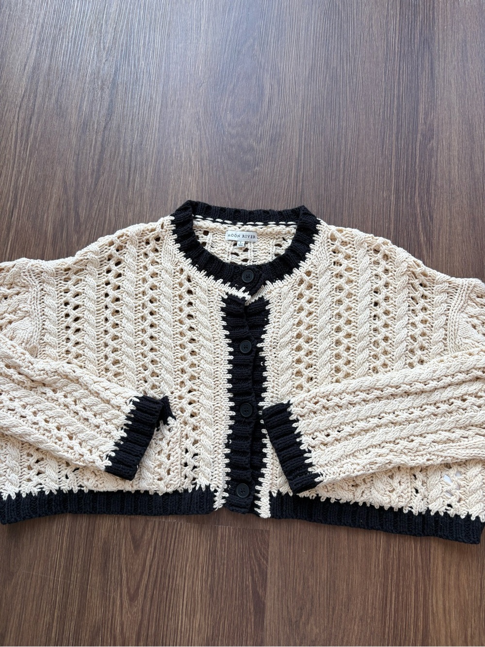 NWOT Moon River Cream Crochet Cardigan with Black Trim and Buttons Size Large - Picture 7 of 7